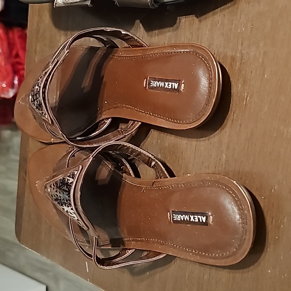 Like new Alex Marie sandles 11M - Picture 3 of 6